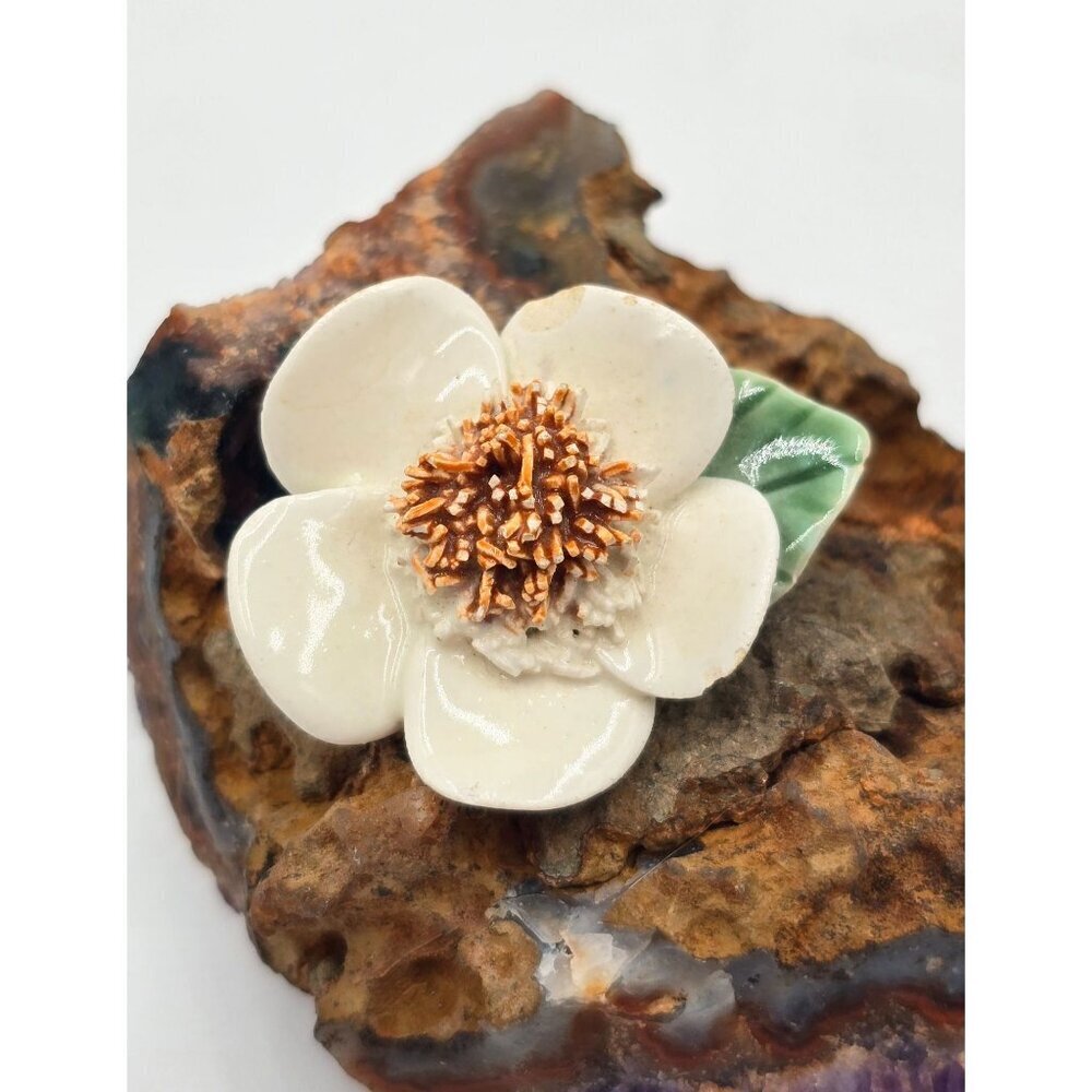 Vintage White Magnolia Porcelain Flower Brooch With Gold-Tone Center Leaf Detail - Picture 1 of 7